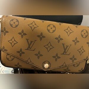 Louis Vuitton Crossbody bag